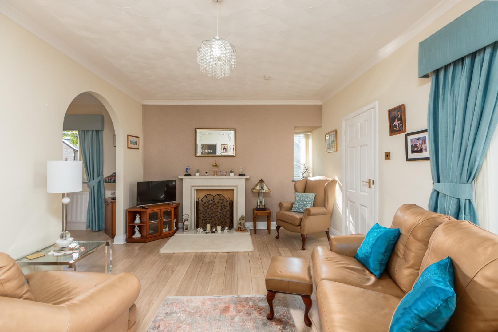 Gowerton Road, Three Crosses, Swansea, SA4 3PY